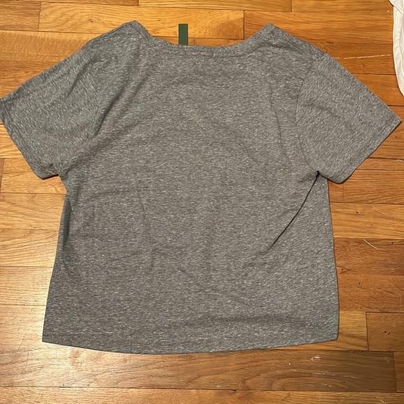 NWT Threads 4 Thought Ada Crop V Neck Tee - Picture 2 of 3